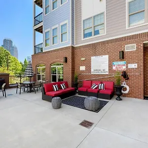 Apartment Uptown Elegance Gym, Pool, Wine, Charlotte