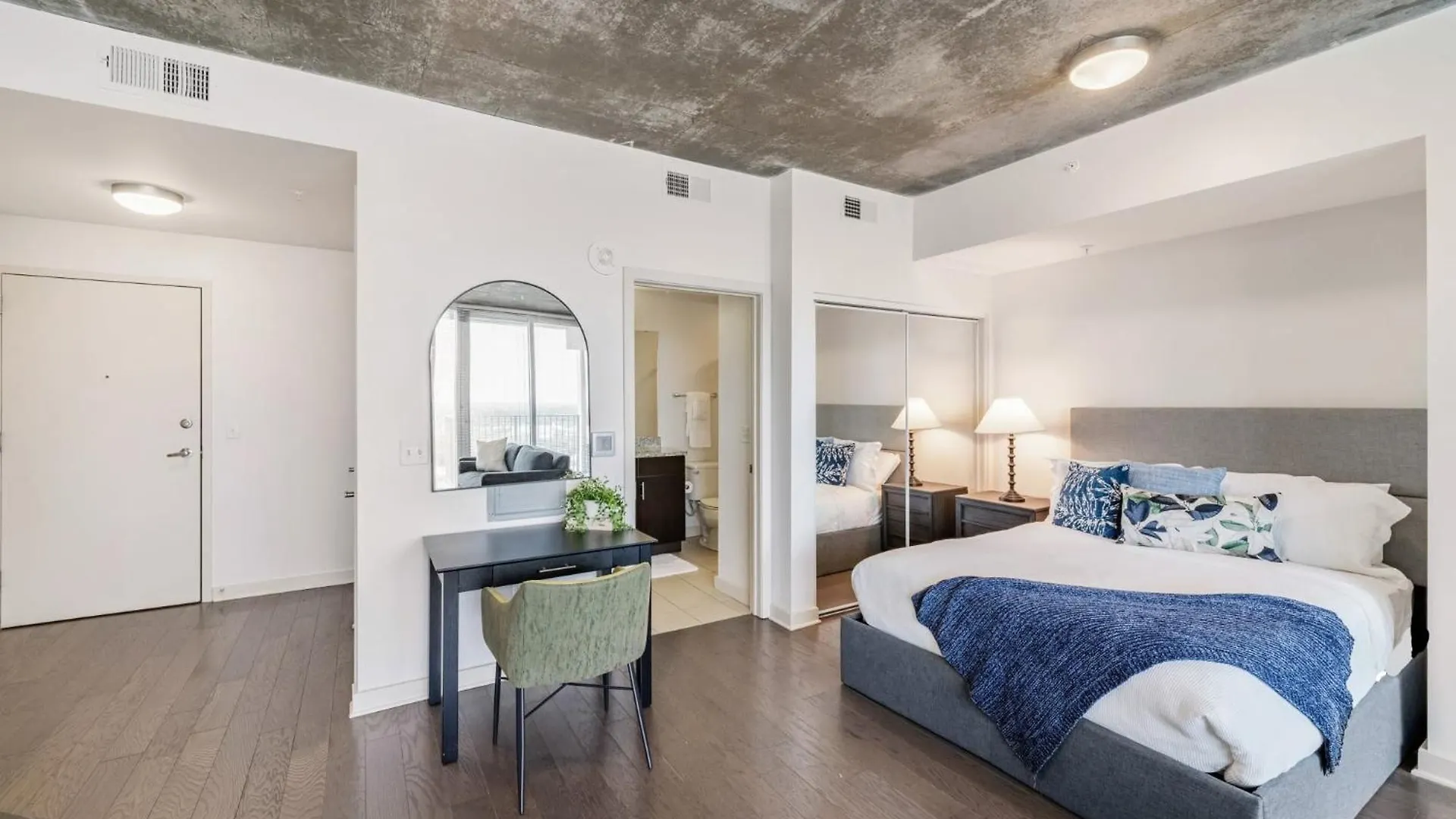 The Ascher In Charlotte Apartment